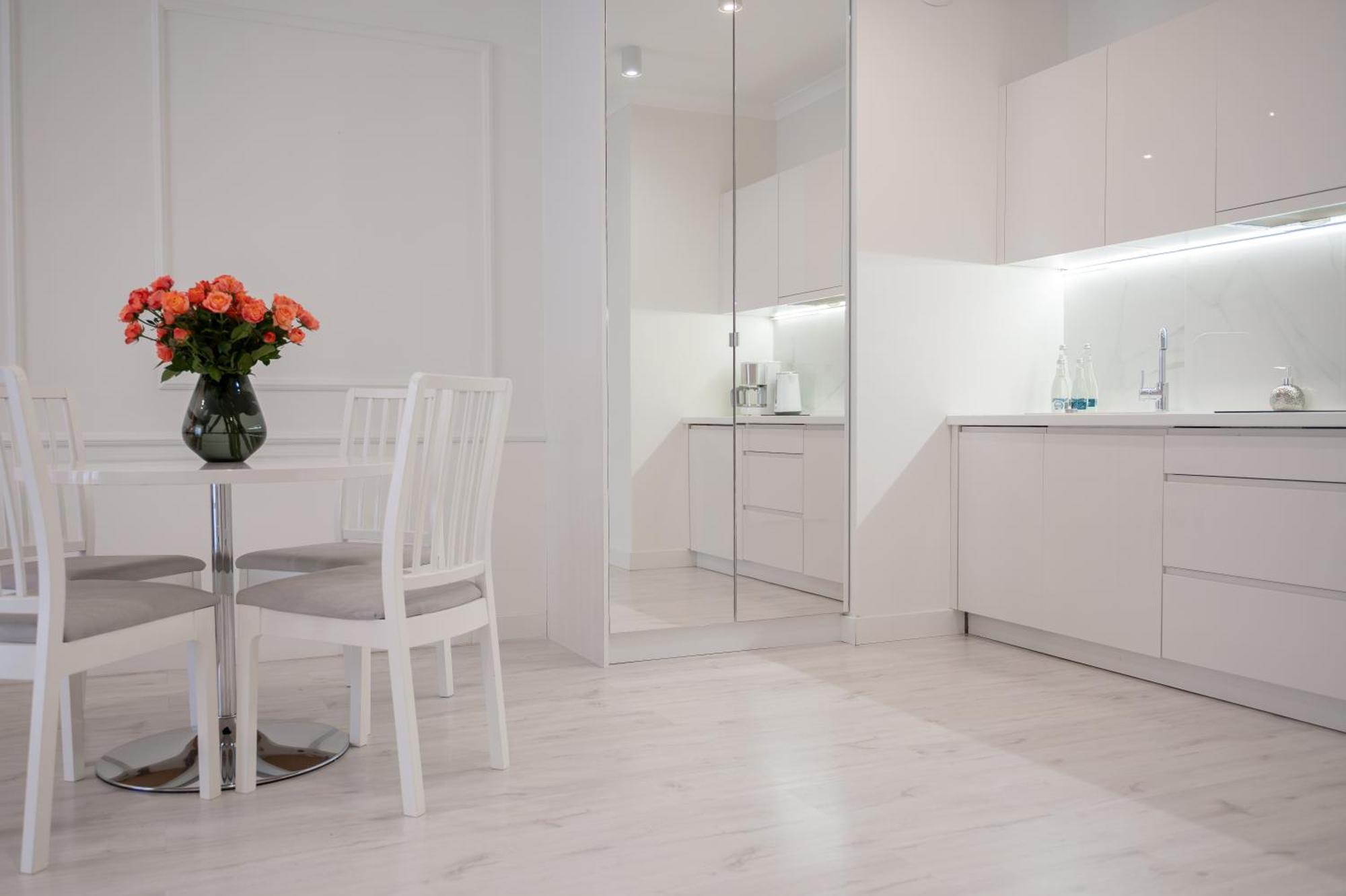 Mennica Residence - Grzybowska 43A Warszawa Eksteriør bilde